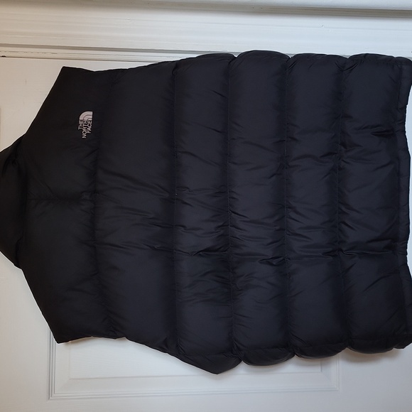 The North Face Men's Black Puffer Vest - Picture 3 of 3